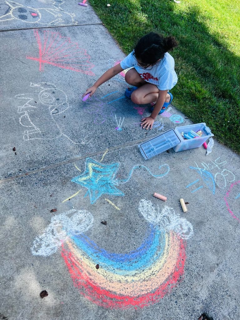 Odell Outreach chalk drawing